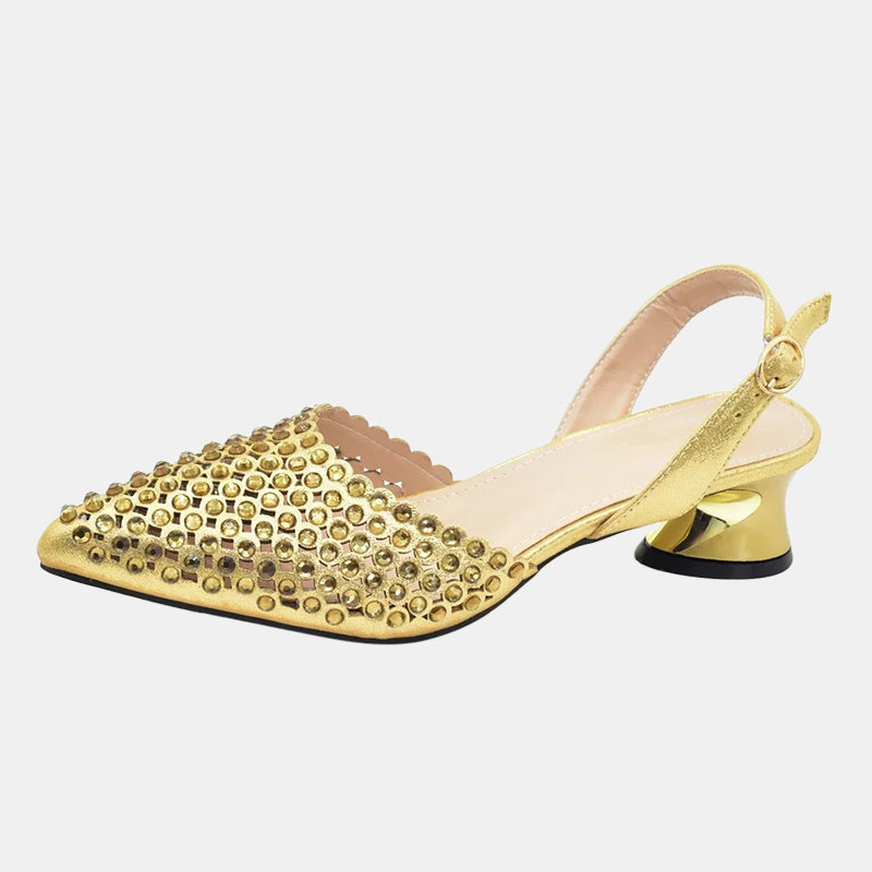 Escarpins dorés ornés de strass