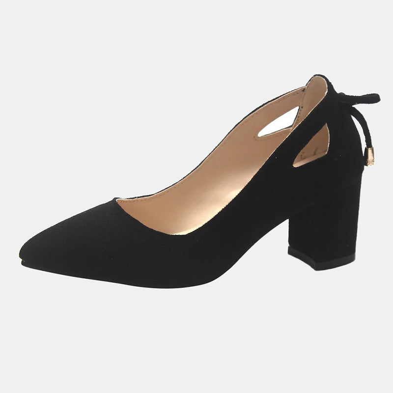 Escarpins noirs à talons carrés