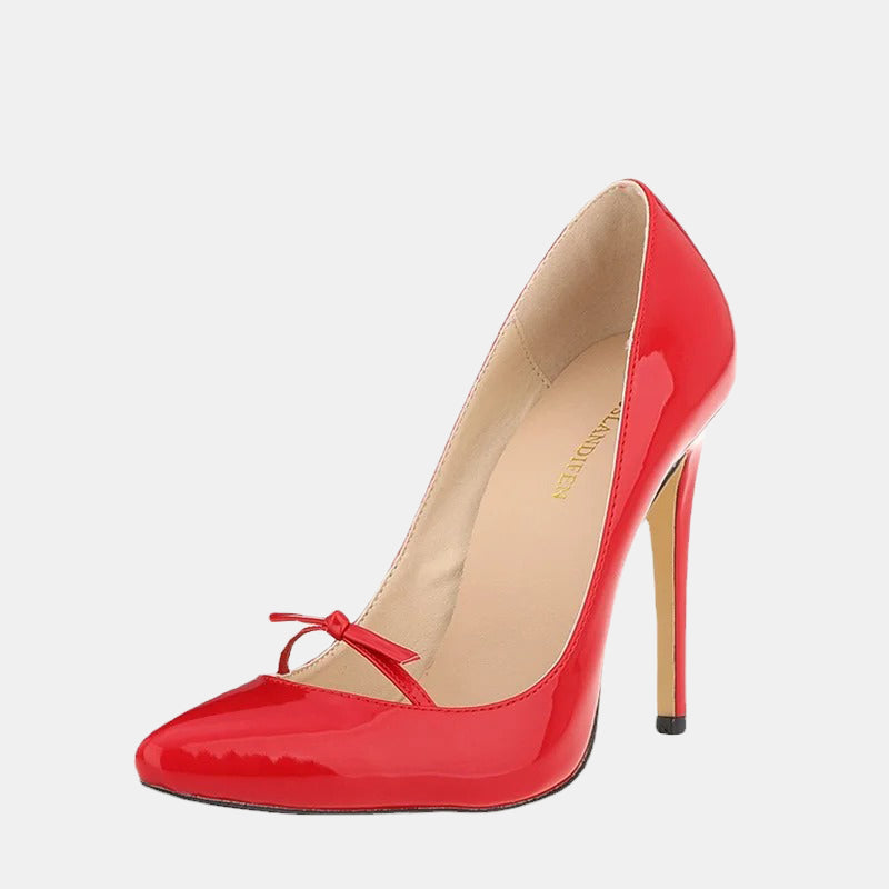 Escarpins rouges vernis à talon haut et petit nœud