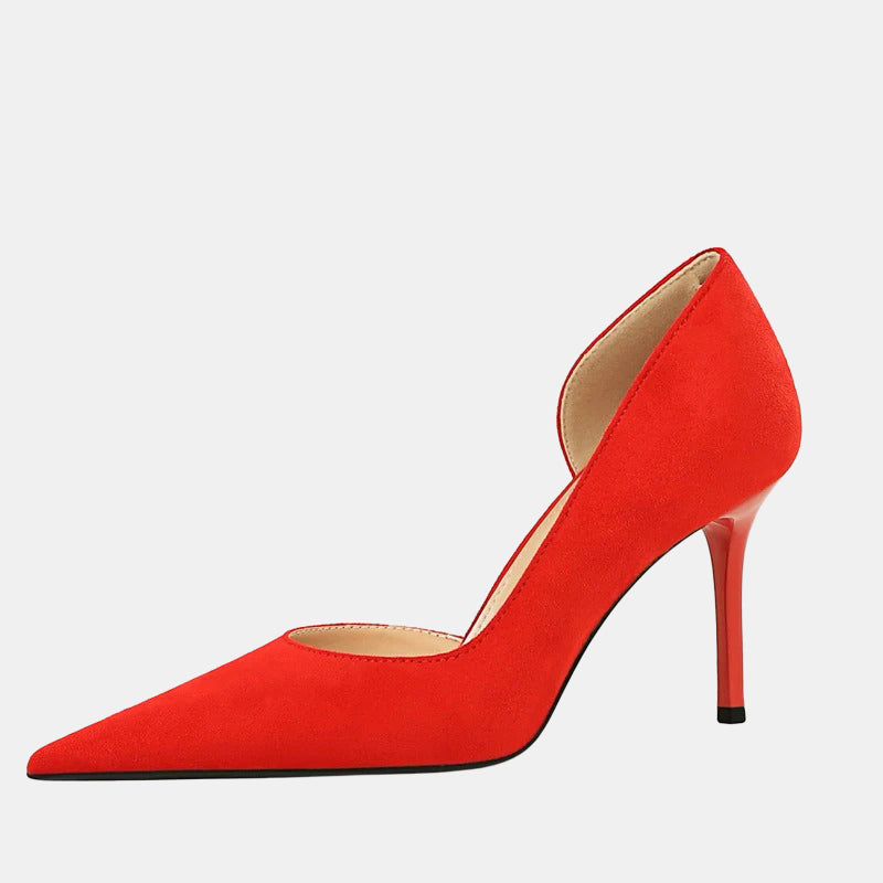 Escarpins rouges en daim